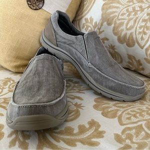 NWT Skechers Relaxed Fit Memory Foam Slip On Shoes
